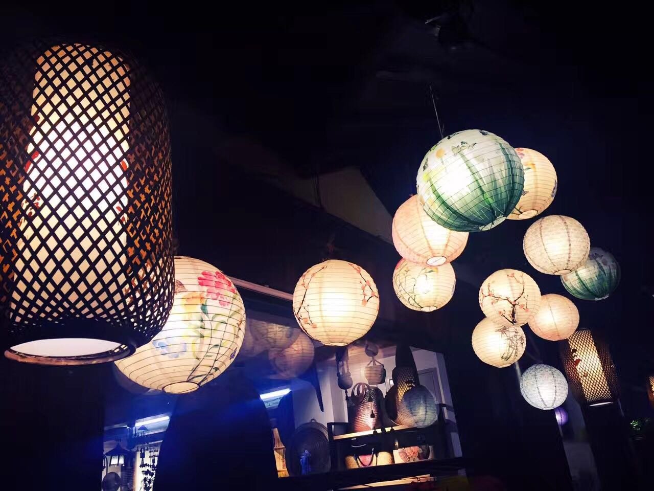 晚上的夜景怎么描述 104335b89cf31ab5.jpg