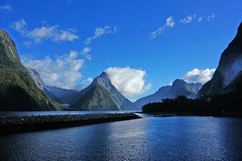 米尔福德峡湾港旅游景点攻略图