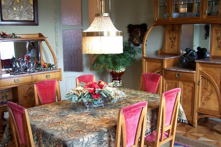 2017其实这些都是排烟管或水塔,只是高迪习惯