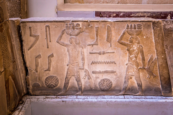 他们也不知道埃及有什么地方好玩的,所以就给