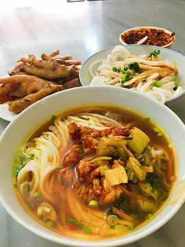 再回首凉鸡米线