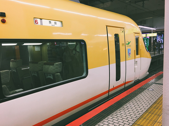 搭上岚山小火车后,沿途风景很好,尤其是保津峡