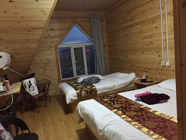 2017清一色的小木屋,八月的天气已经很冷了,如