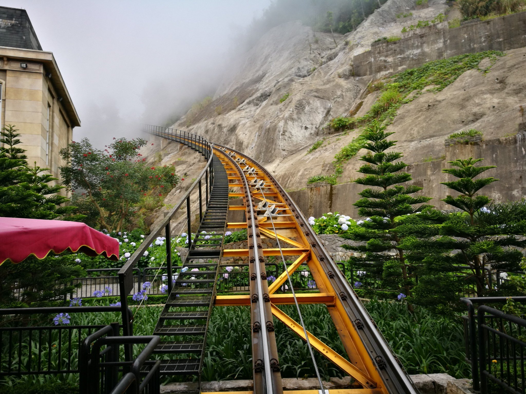 巴拿山算是岘港一个非常有特色的景观了,不可不看