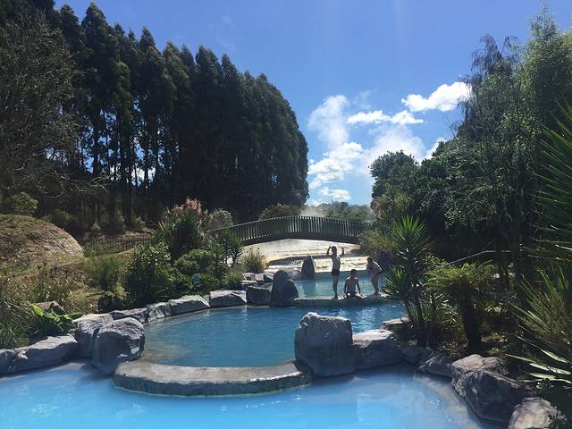 怀基蒂山谷地热池