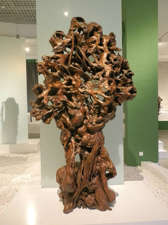 松花湖浪木艺术馆