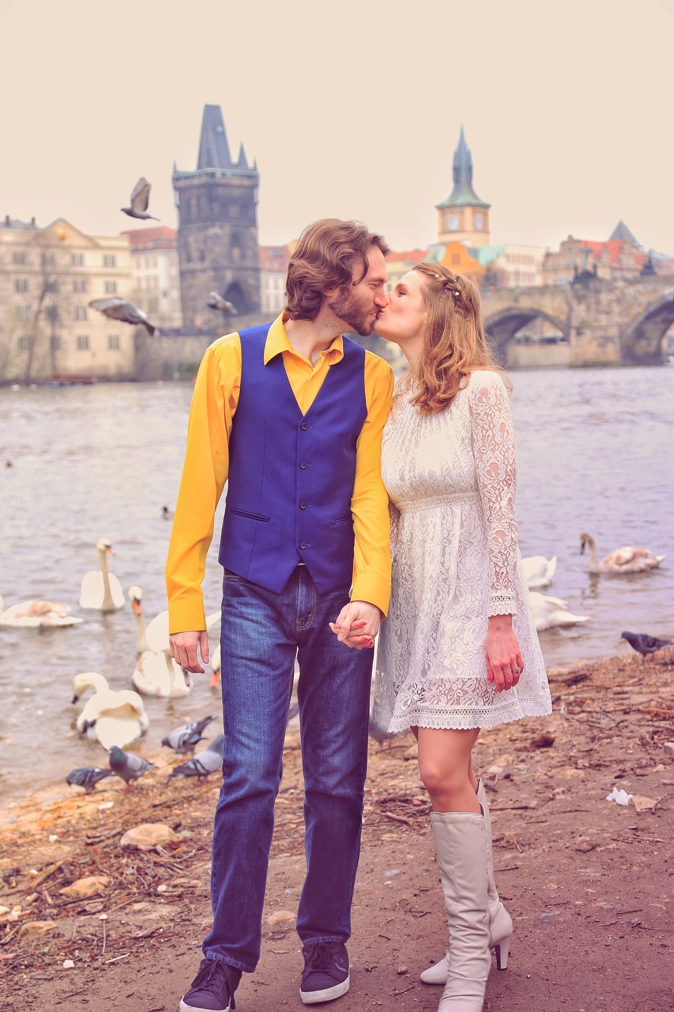 无数的情侣都会选择来布拉格拍结婚照或者艺术照,实在是因为这里太美
