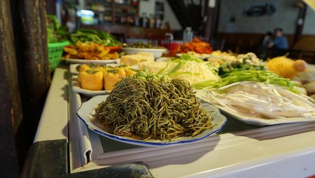 沈家人饭店(南东街店)