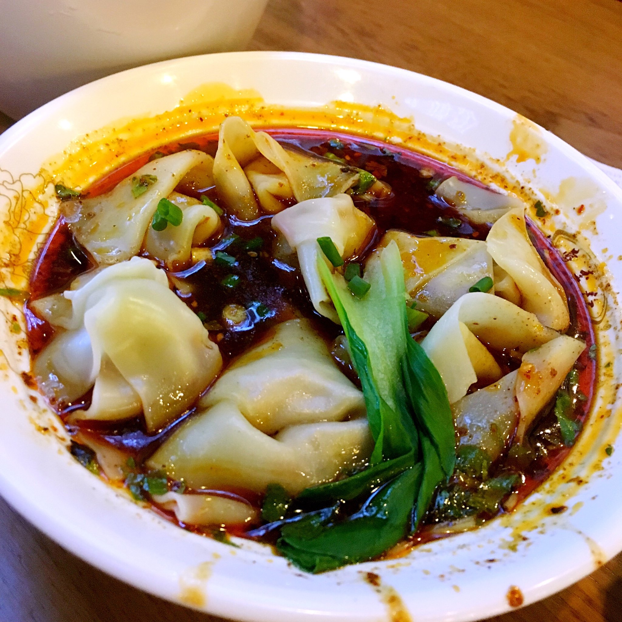 说到吃这次在重庆真心没有吃爽老人家宁愿随便吃两口也要多转转而且吃