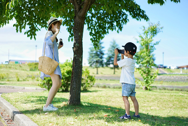 坐在长椅上,是不是像极了日本文艺片中的女主