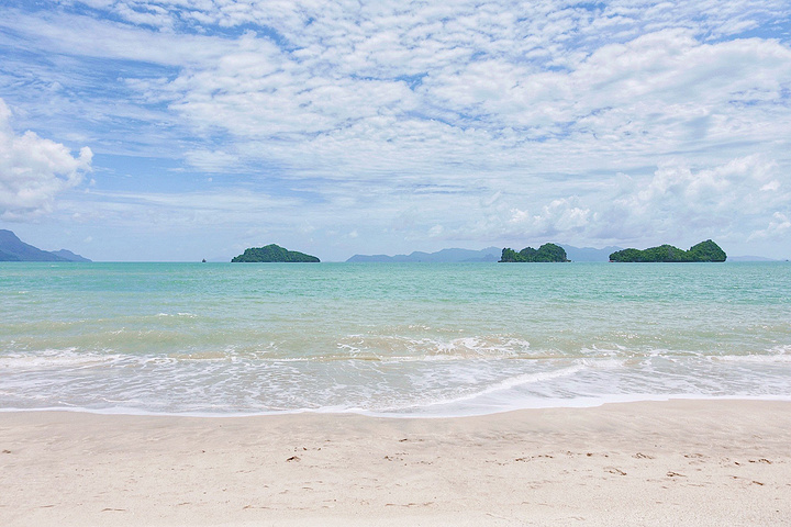 2018黑沙滩比珍南海滩要干净很多 人也少仔细看才能发现混在沙子里的黑沙……。回程的时候遇到了同伴_黑沙海滩评论 - 去哪儿攻略社区