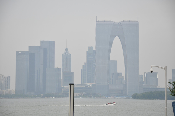2017大裤衩夜景还是挺美的。入夜,城市的美丽