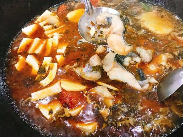 大锅大灶柴火饭庄(虹桥中路店)