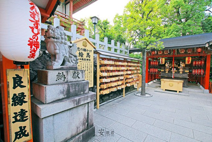 2023从清水寺出来后，意外走到了地主神社，这里是是日本唯一的结缘、祈求恋爱运的神社_地主神社-评论-去哪儿攻略