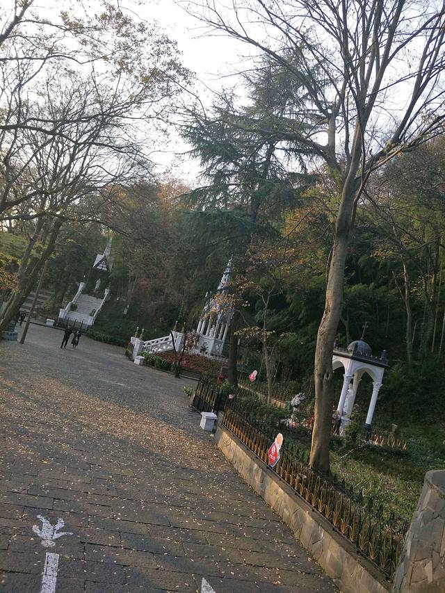 佘山中山圣母堂