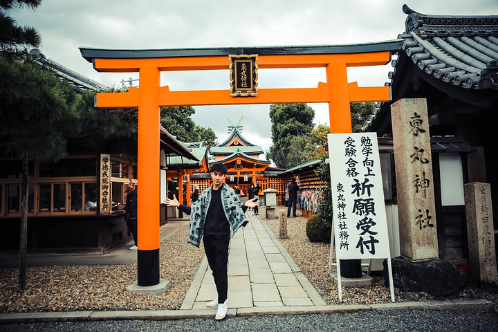 其中以京都的伏见稻荷大社最有名它是全日本稻荷神社的大本营拍摄地为