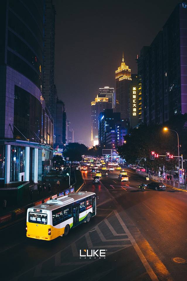 南坪步行街(元旦购物广场店)