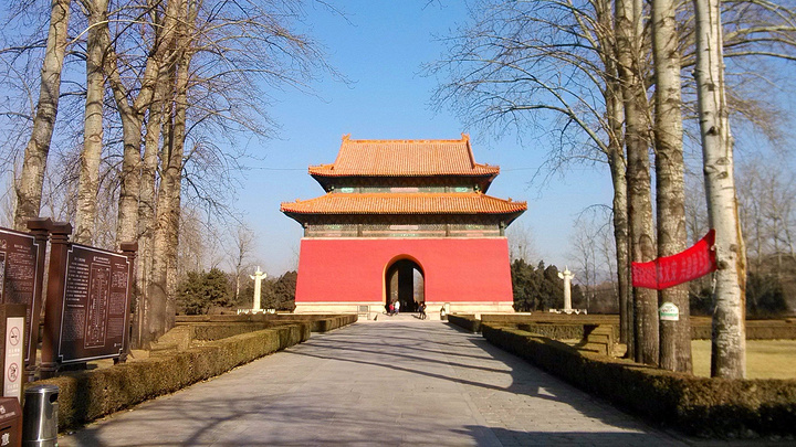 十三陵中除了思陵都有神功圣德碑,但只有这个是有字的,其他的都是无字