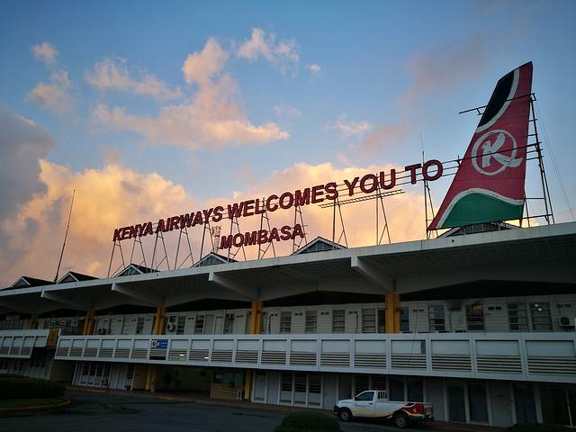 乔莫·肯雅塔国际机场