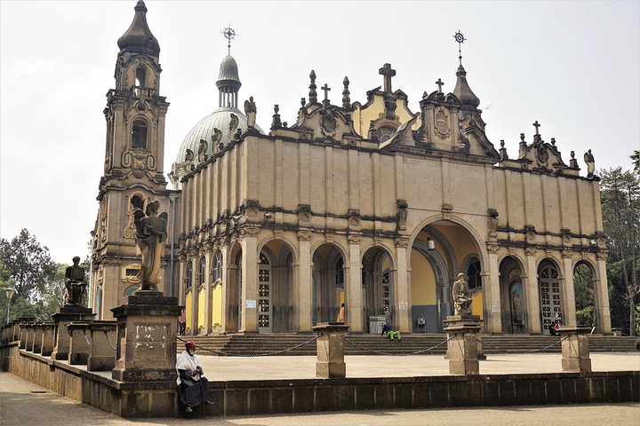 我们应该不得不承认,非洲也在发展和进步,当然