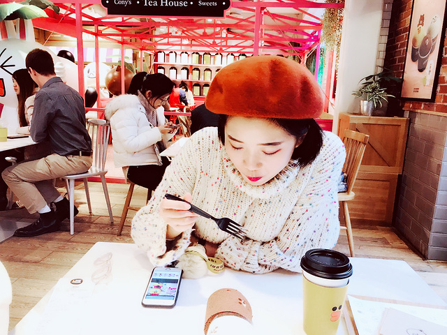 2018点了一份咖啡喝瑞士卷,超赞!看了好多人都