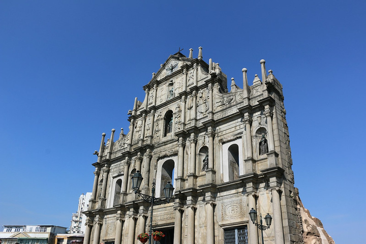 来访澳门的游客必去参观的一处景点,从英文名