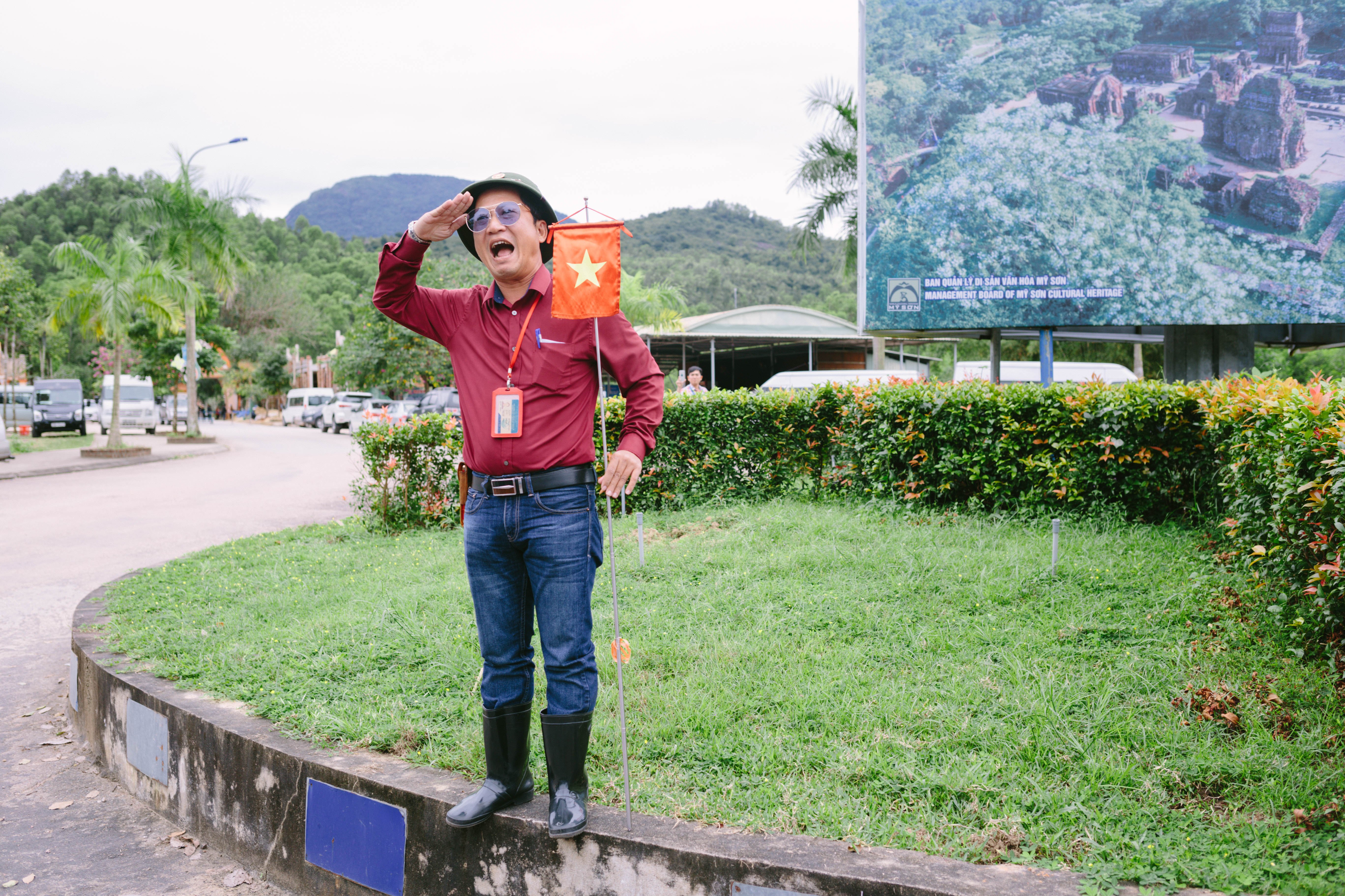 这个是我们的导游,是我们遇到越南人里英语最好的,而且这个导游说话