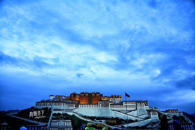 布达拉宫白宫