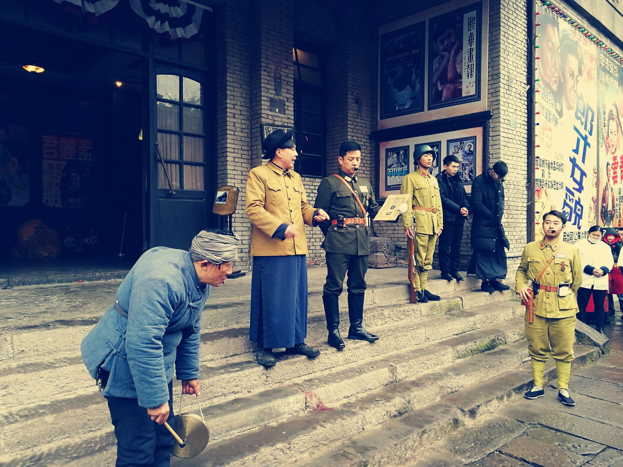 最佳游玩时间建议游玩时长美丽的民国姑娘下雨依旧有很