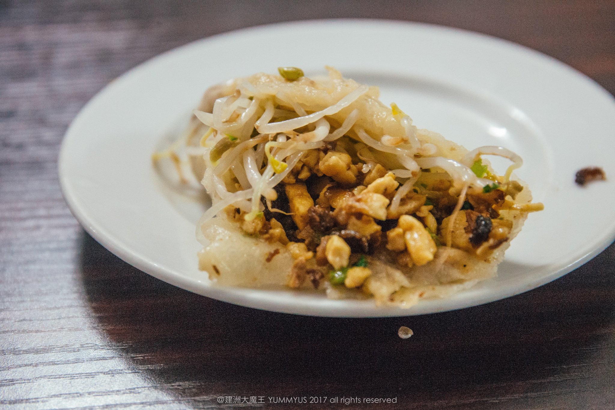在大埔自然要吃一下大埔的特色美食最有名的就是百侯薄饼啦笋粄里面