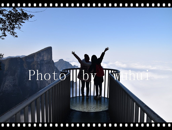 广州出发张家界凤凰古城四日包车全景游