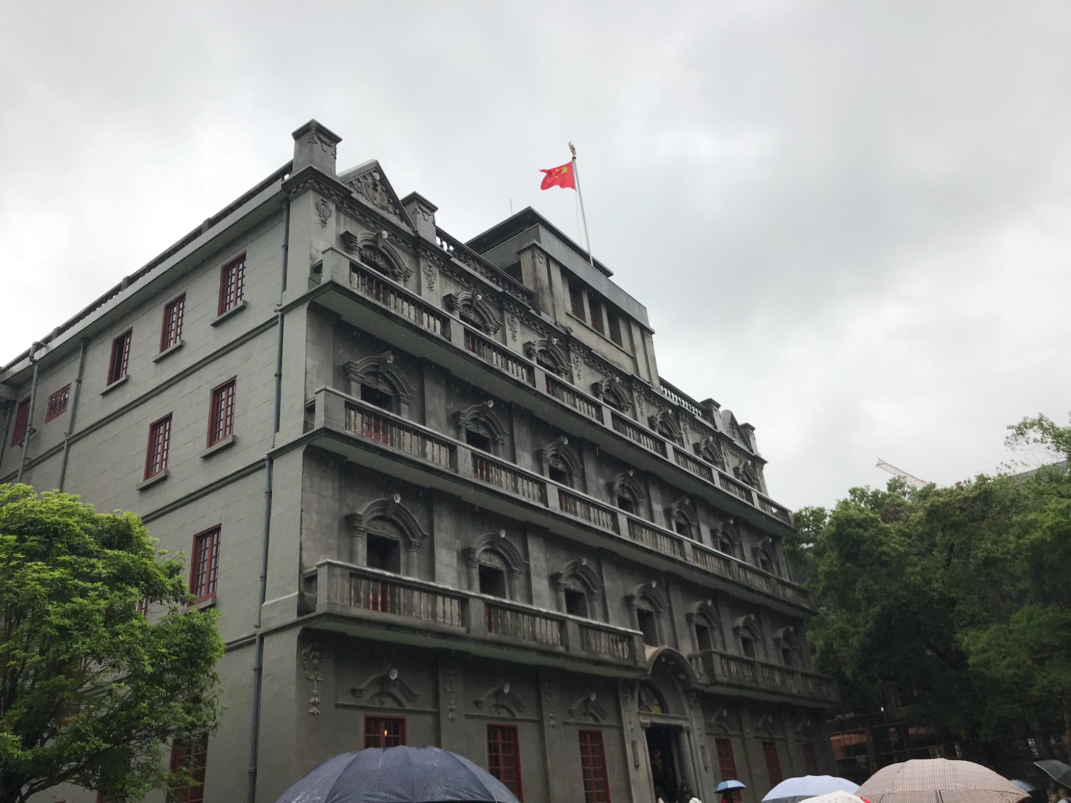 接下来我们就到了八一南昌起义纪念馆入馆需要出示身份证过安检不需要