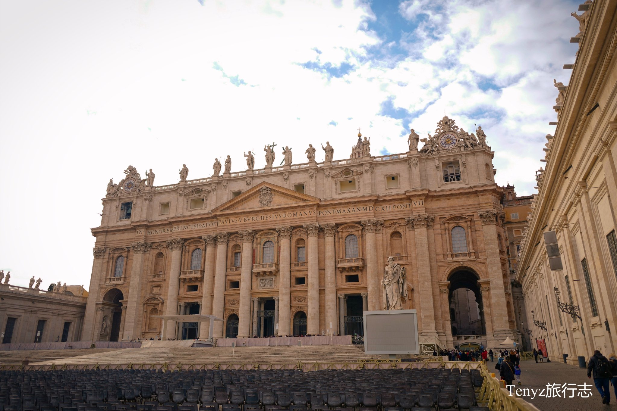 圣彼得大教堂是全球第一大教堂巴西利卡式建筑是很值得参观和欣赏的