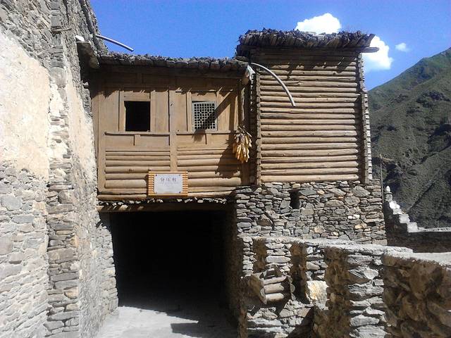 达古冰山风景区-红军芦花会议会址