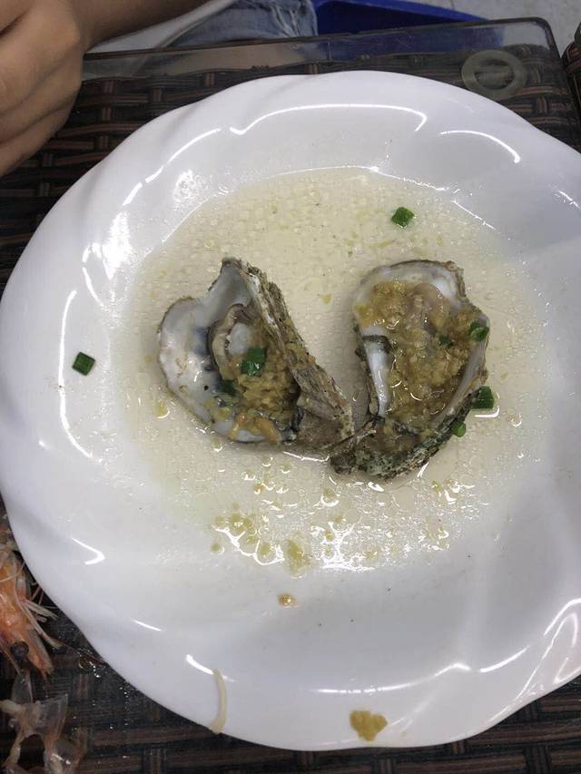 友谊路下岗职工海鲜加工广场-12排2号