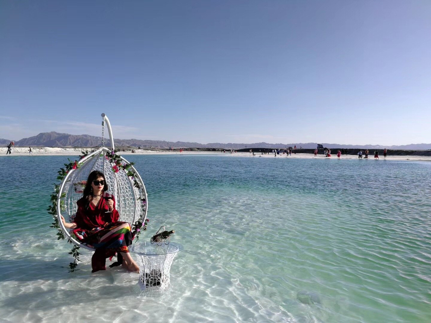 翡翠湖本不在行程内但因为翡翠湖的好评率较高司机小哥哥还是带我们去