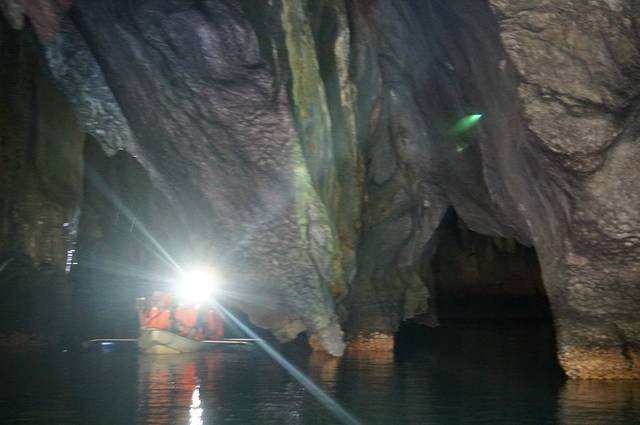 普林塞萨港地下河国家公园