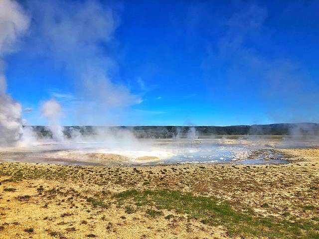 下间歇喷泉盆地