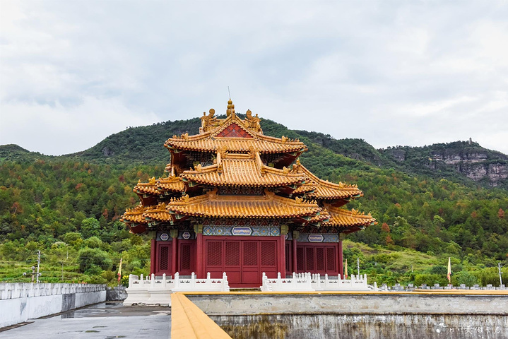 这里荟萃了京城宫殿,皇家园林,王府衙门,胡同民宅等古建筑精华,再现了