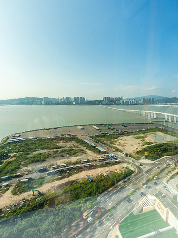 "在办理完入住手续之后,在大厅和前台就被酒店的设计和艺术风格给征服了_澳门美高梅酒店(MGM Macau)"的评论图片