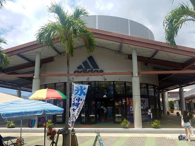 冲绳奥特莱斯购物中心Ashibinaa
