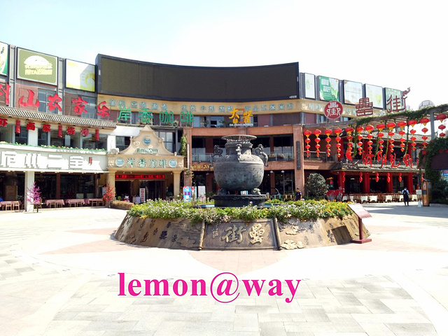 一条充满现代气息兼顾夜市功能的合肥簋街喜欢喝酒时炸罍子的朋友可去