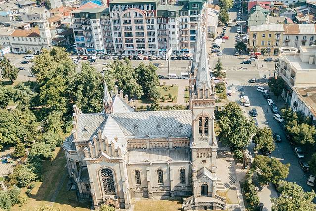 巴统圣母主教座堂