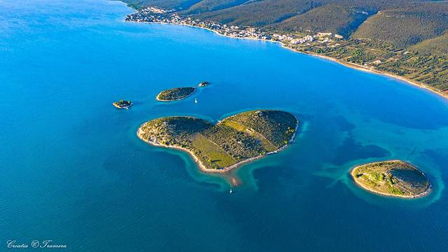 加勒斯恩杰克岛