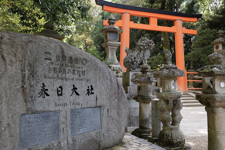 春日大社.大概是色调的原因, 春日 大社 给人感觉很庄严.