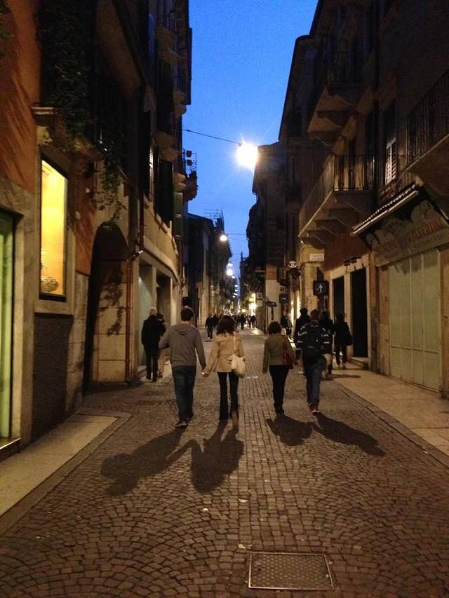 马奇尼购物大街