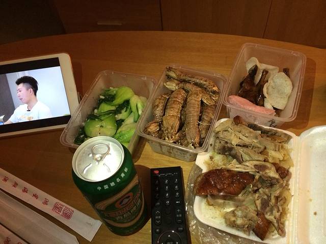 鸿星艺都海鲜酒家