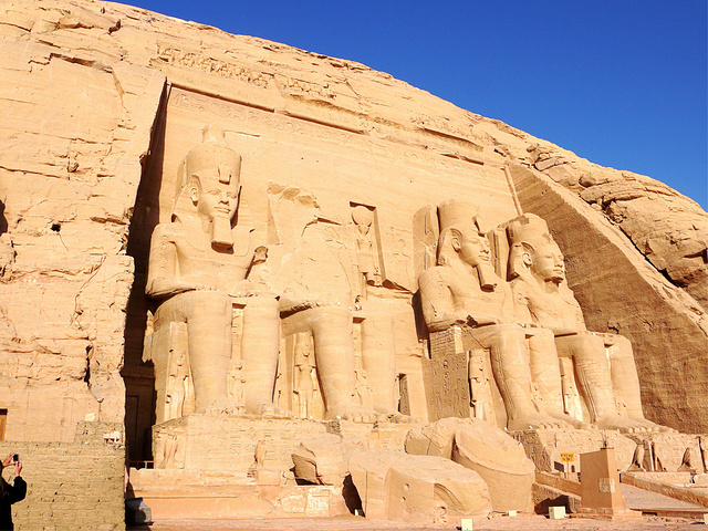 不过只有少数游客为了参观这两座神庙会选择前往此地绝大多数的旅馆会