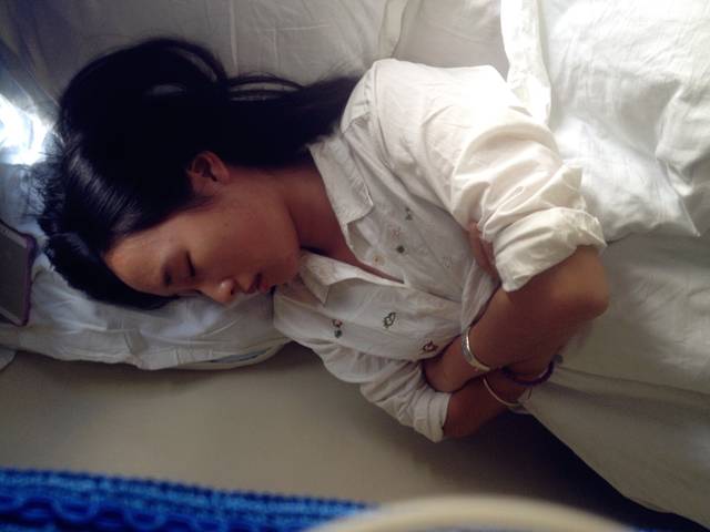 卧铺上的主旋律自然是睡觉.