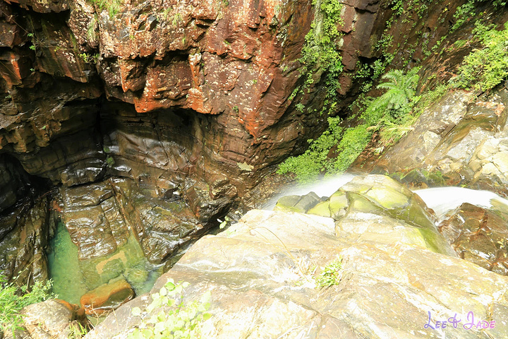 "...天飘降，轻柔，飘忽，无声无息……与雄伟壮阔的悬崖背景，刚柔并济，奇妙地融为一体，真叫人叹为观止_广东大峡谷"的评论图片